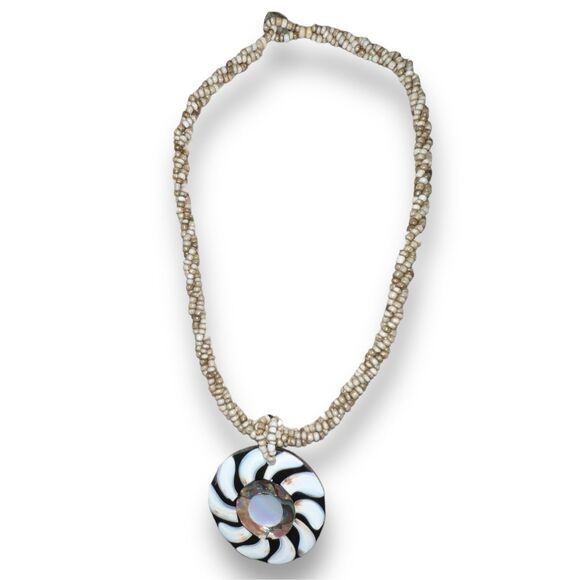 Vintage Mother of Pearl Inlay Pendant Necklace - Picture 7 of 10